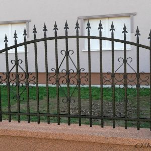 kovana ograda sa šiljcima