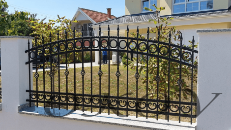 Ograda od kovanog gvožđa