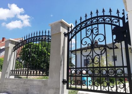 Kovana kapija model 09 Kovana kapija model 09